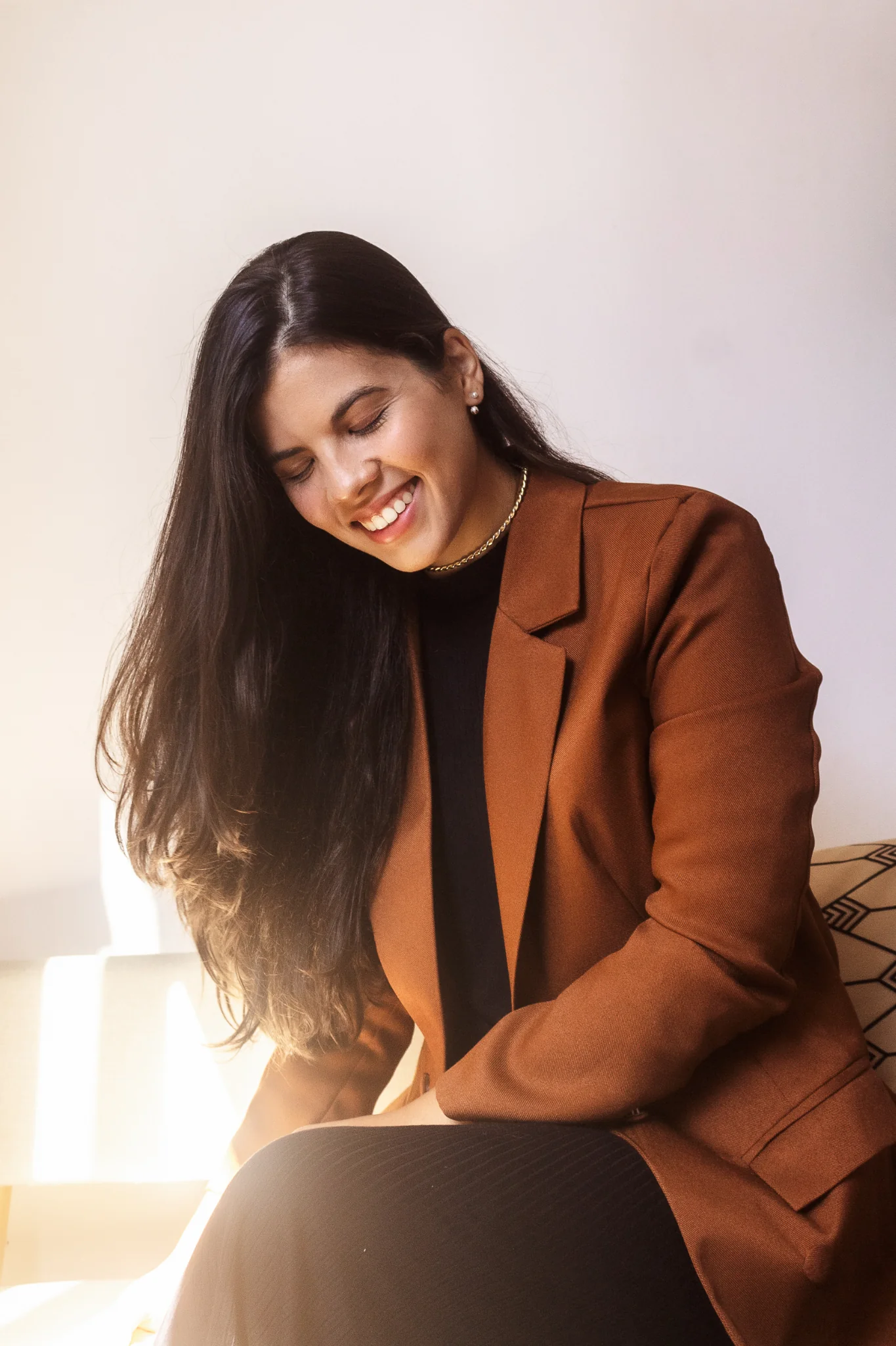 Gabriela Assis, psicóloga clínica, sorrindo